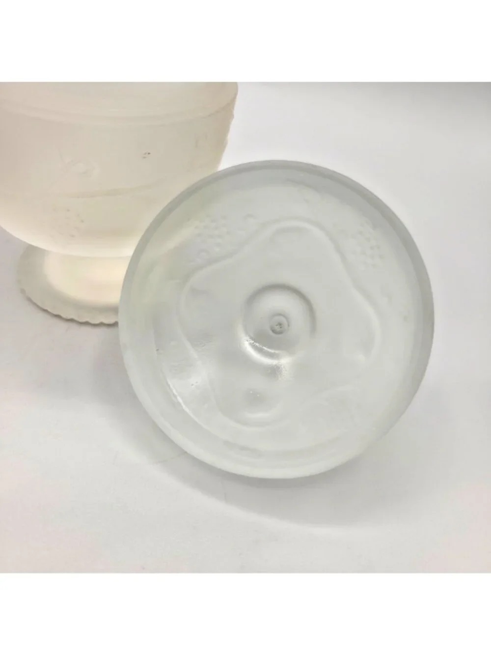 Vintage Avon 'Period Piece' Frosted Glass Grapevine Vanity Jar Empty
